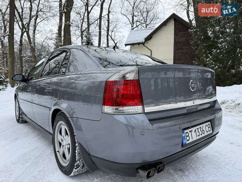 Седан Opel Vectra 2005 в Львове