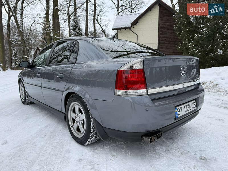 Седан Opel Vectra 2005 в Львове