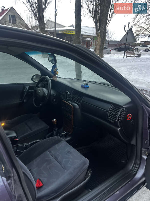 Седан Opel Vectra 1997 в Христиновке