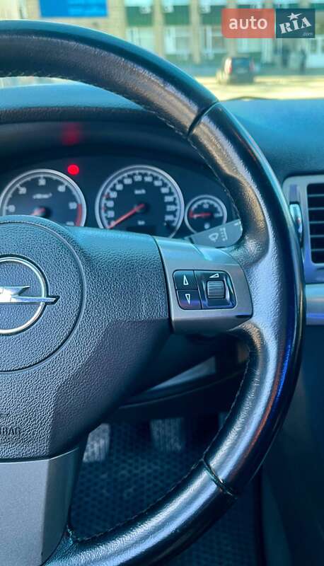 Седан Opel Vectra 2006 в Николаеве