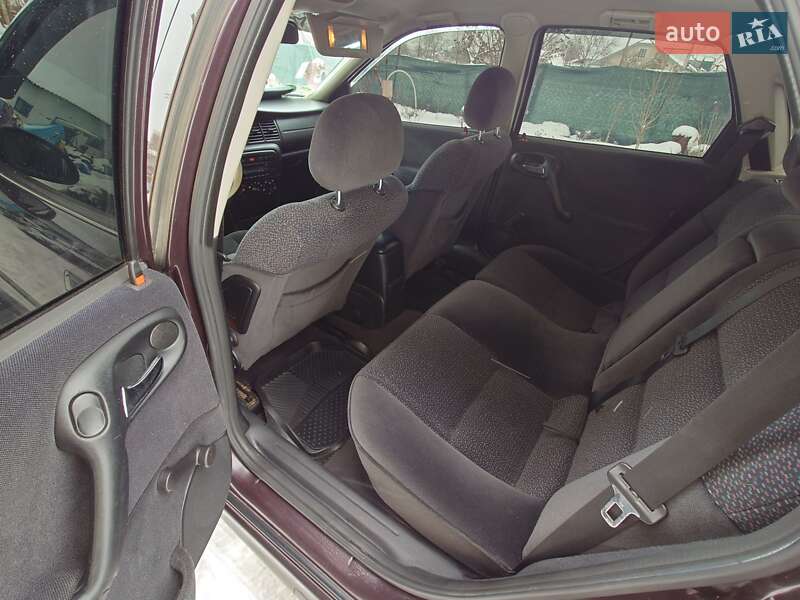 Седан Opel Vectra 2000 в Черновцах