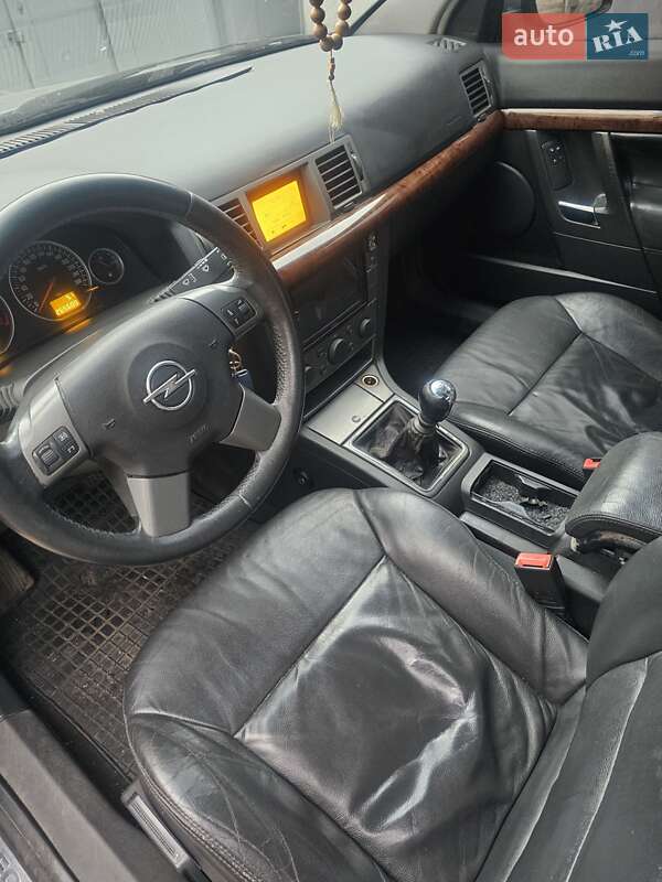 Седан Opel Vectra 2004 в Киеве фото 5 Седан Opel Vectra 2004 в Киеве