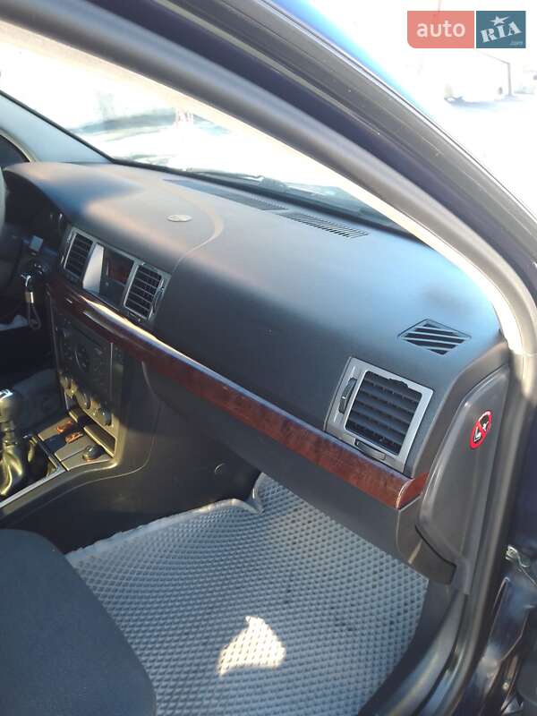 Седан Opel Vectra 2004 в Бердичеві