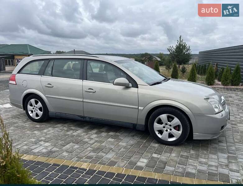 Универсал Opel Vectra 2005 в Вараше
