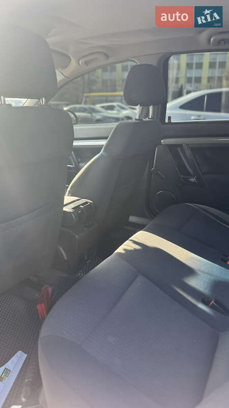 Седан Opel Vectra 2007 в Львове