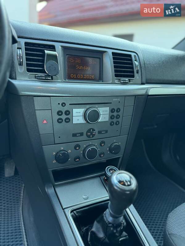 Седан Opel Vectra 2006 в Дубно