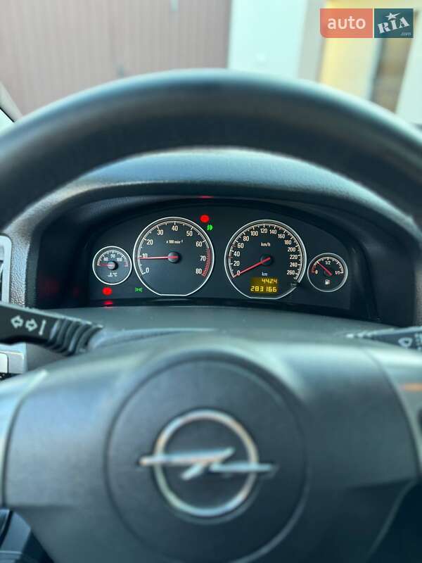 Седан Opel Vectra 2006 в Дубно