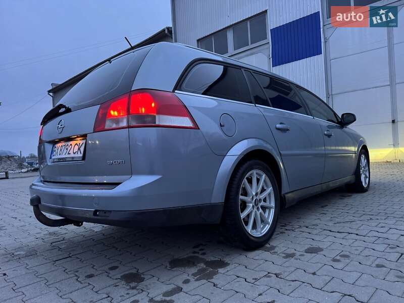 Универсал Opel Vectra 2006 в Черновцах