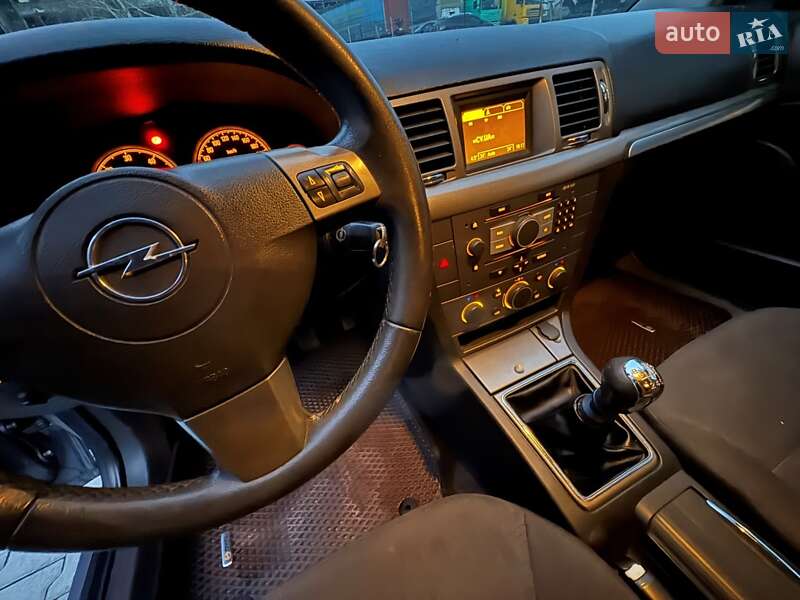Универсал Opel Vectra 2006 в Черновцах