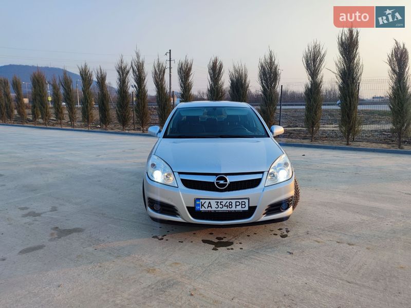 Седан Opel Vectra 2008 в Ужгороде