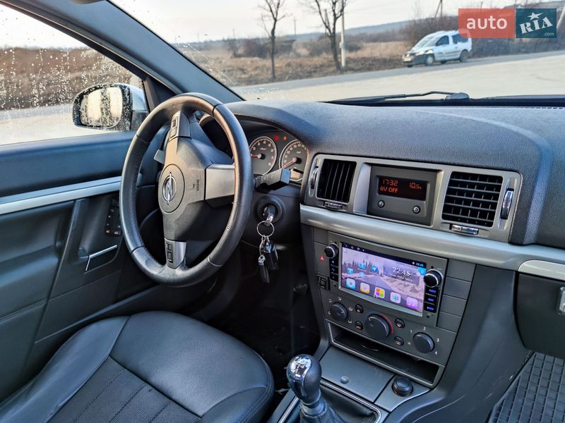 Седан Opel Vectra 2008 в Ужгороде