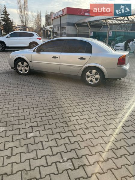Седан Opel Vectra 2002 в Кривом Роге