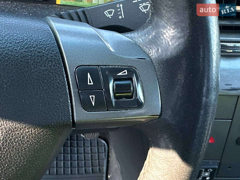 Седан Opel Vectra 2007 в Львове