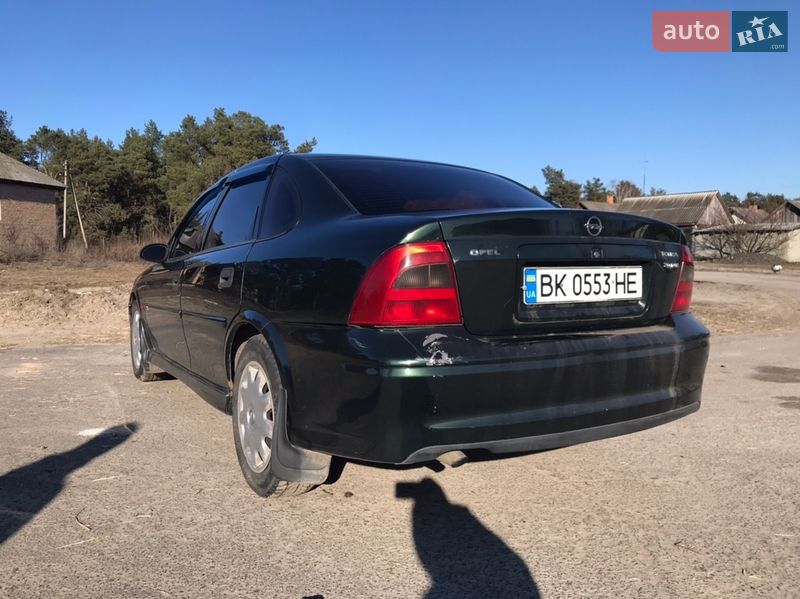 Седан Opel Vectra 2001 в Дубровице