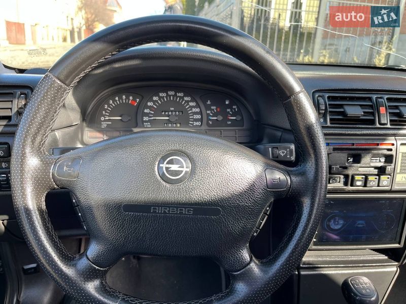 Седан Opel Vectra 1994 в Луцке