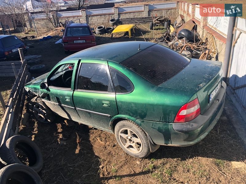 Седан Opel Vectra 1997 в Надворной