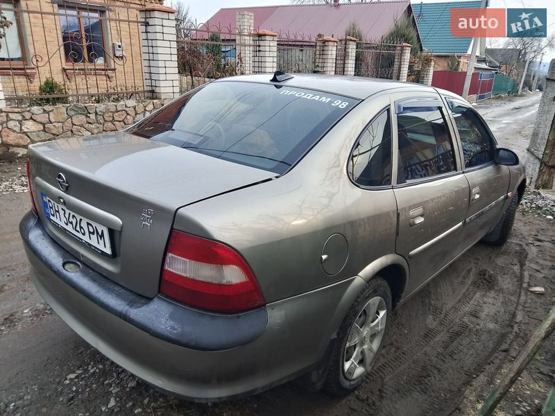 Седан Opel Vectra 1998 в Первомайске