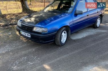 Ліфтбек Opel Vectra 1991 в Самборі