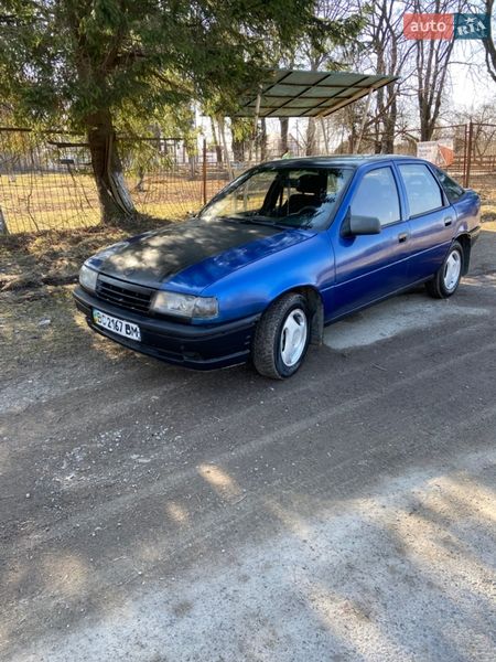 Лифтбек Opel Vectra 1991 в Самборе