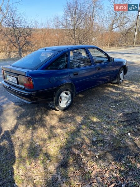 Лифтбек Opel Vectra 1991 в Самборе