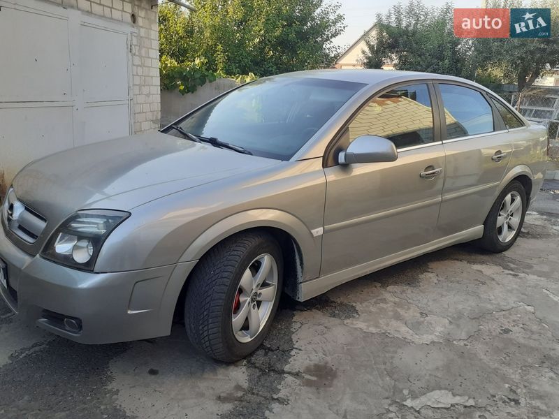 Лифтбек Opel Vectra 2003 в Лубнах