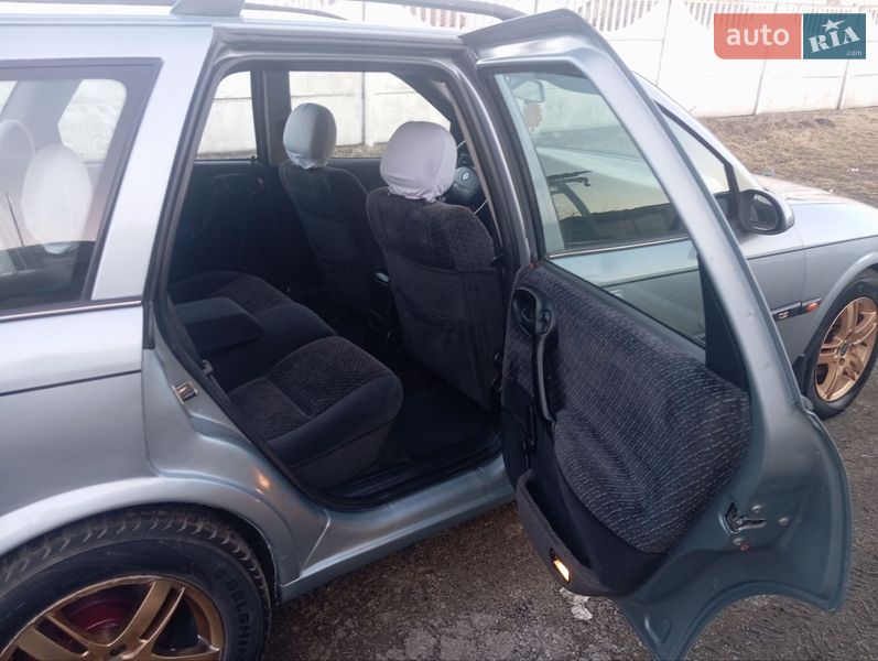 Универсал Opel Vectra 1996 в Дубно