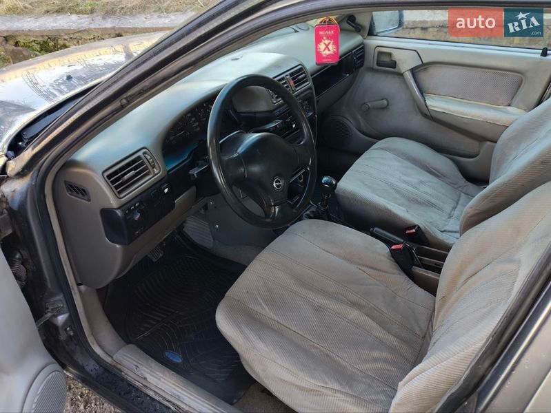 Седан Opel Vectra 1989 в Надвірній