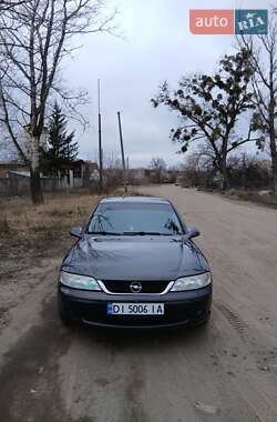 Лифтбек Opel Vectra 2000 в Изюме