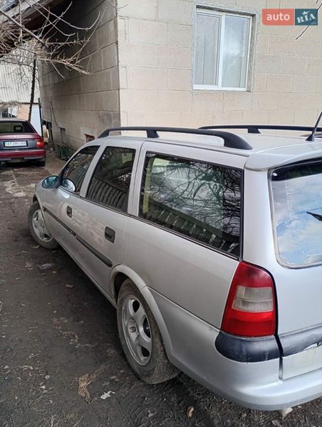 Универсал Opel Vectra 1998 в Шишаки