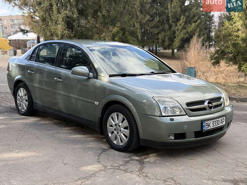 Седан Opel Vectra 2005 в Ровно