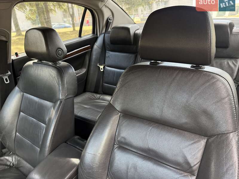 Седан Opel Vectra 2005 в Ровно