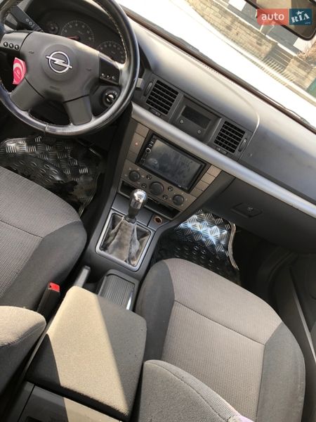 Седан Opel Vectra 2003 в Яворове