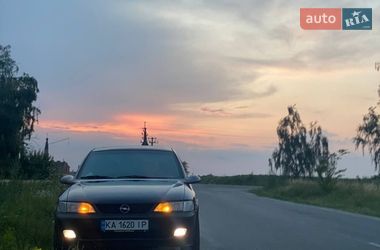Седан Opel Vectra 1997 в Киеве
