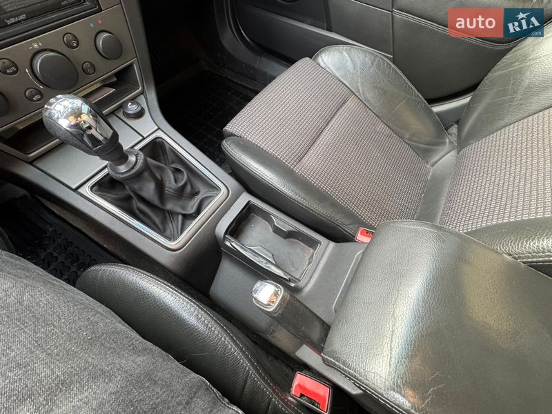 Седан Opel Vectra 2003 в Кропивницком