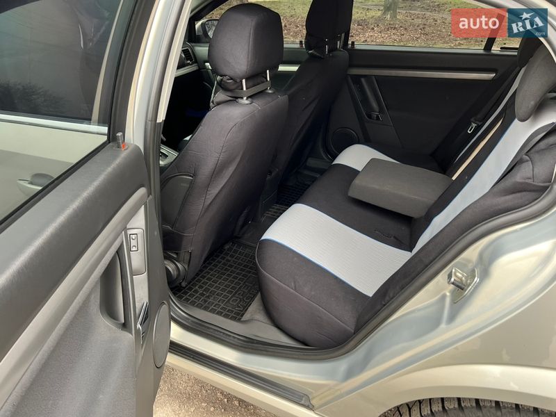 Седан Opel Vectra 2007 в Миронівці