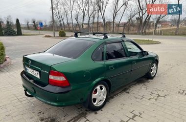 Седан Opel Vectra 1997 в Самборе