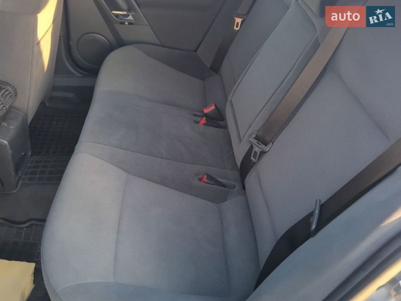 Седан Opel Vectra 2004 в Киеве