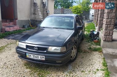 Лифтбек Opel Vectra 1995 в Лановцах