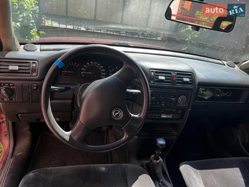 Opel Vectra 1989 VIN W0L000087K1141286 фото оголошення 7 з 46