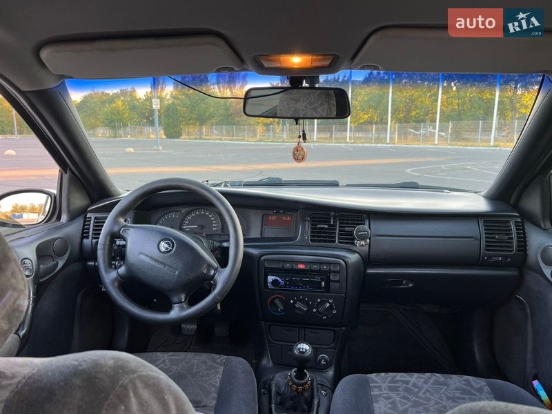 Седан Opel Vectra 1996 в Днепре