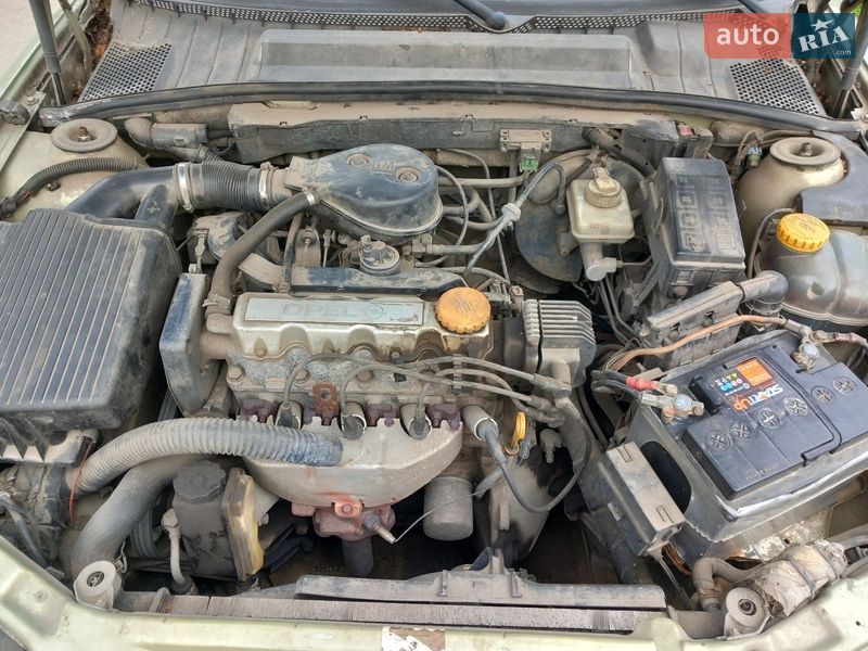Ліфтбек Opel Vectra 1996 в Дніпрі