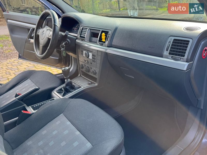 Седан Opel Vectra 2005 в Одесі