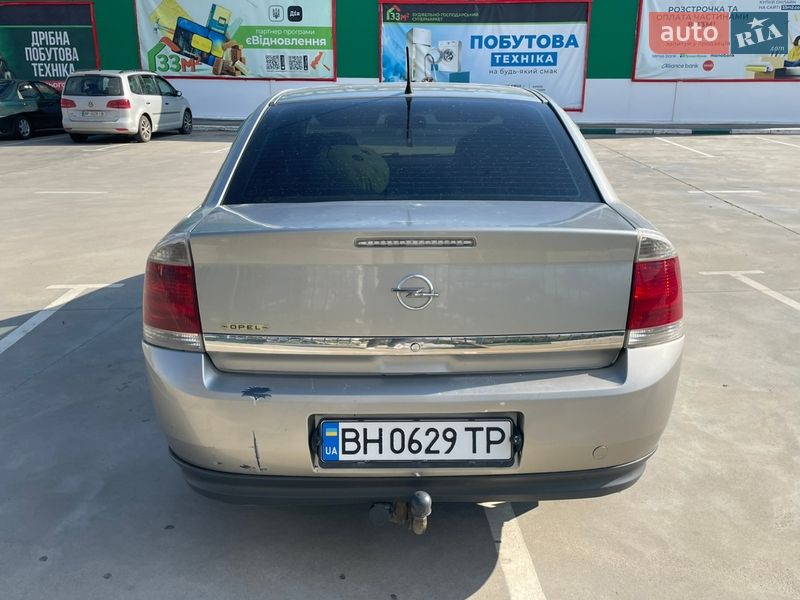 Седан Opel Vectra 2004 в Южному