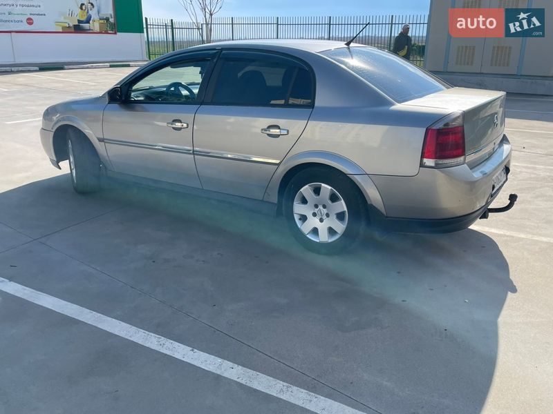 Седан Opel Vectra 2004 в Южному