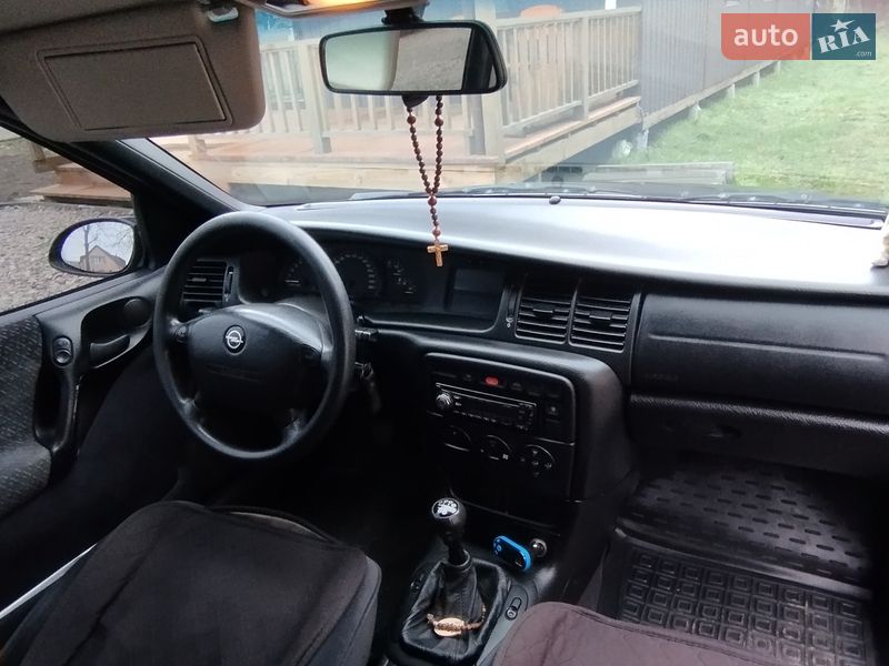 Седан Opel Vectra 1997 в Киеве