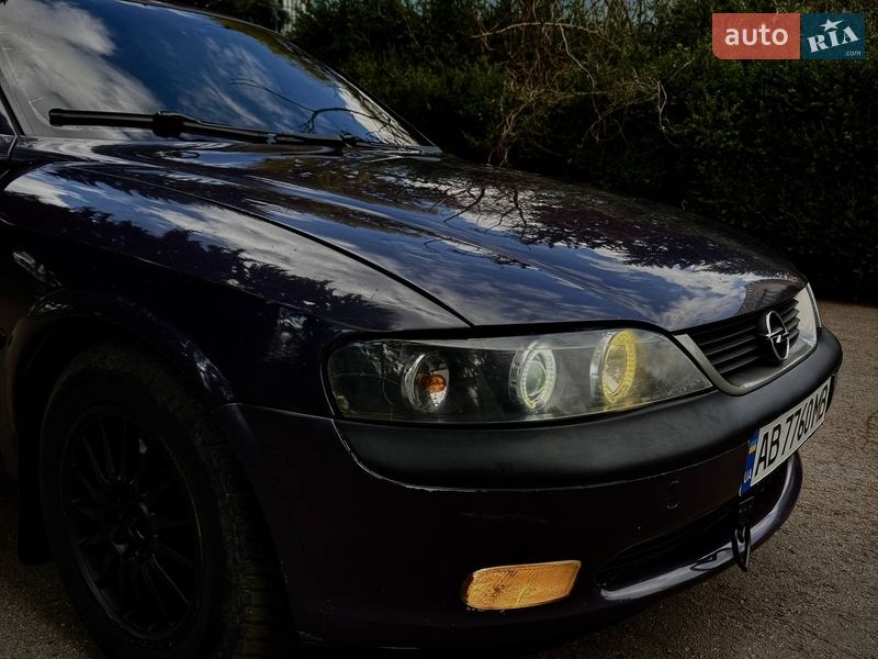 Седан Opel Vectra 1997 в Христиновке