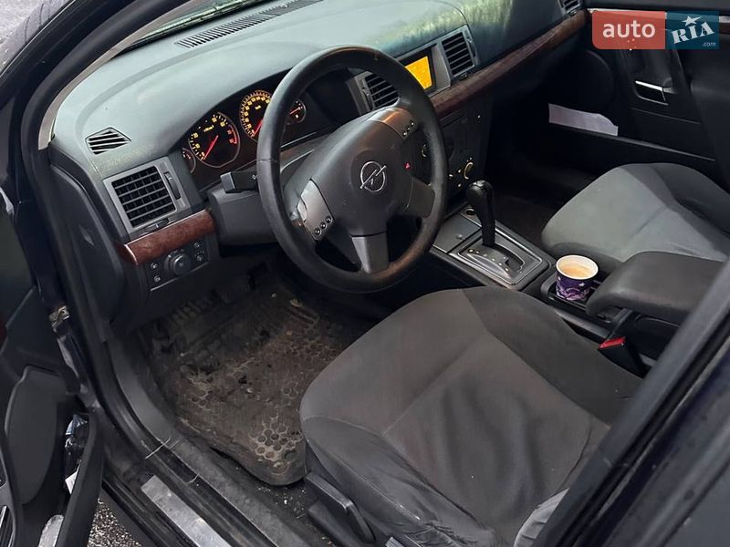 Седан Opel Vectra 2004 в Обухові