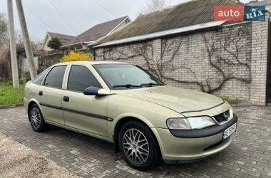 Ліфтбек Opel Vectra 1996 в Дніпрі