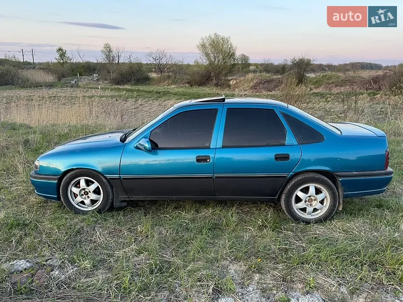 Opel Vectra 1993 VIN W0L000087P1131434 фото оголошення 9 з 56