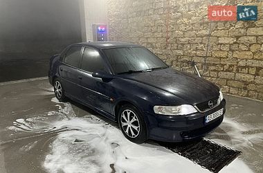 Седан Opel Vectra 2001 в Ямполе